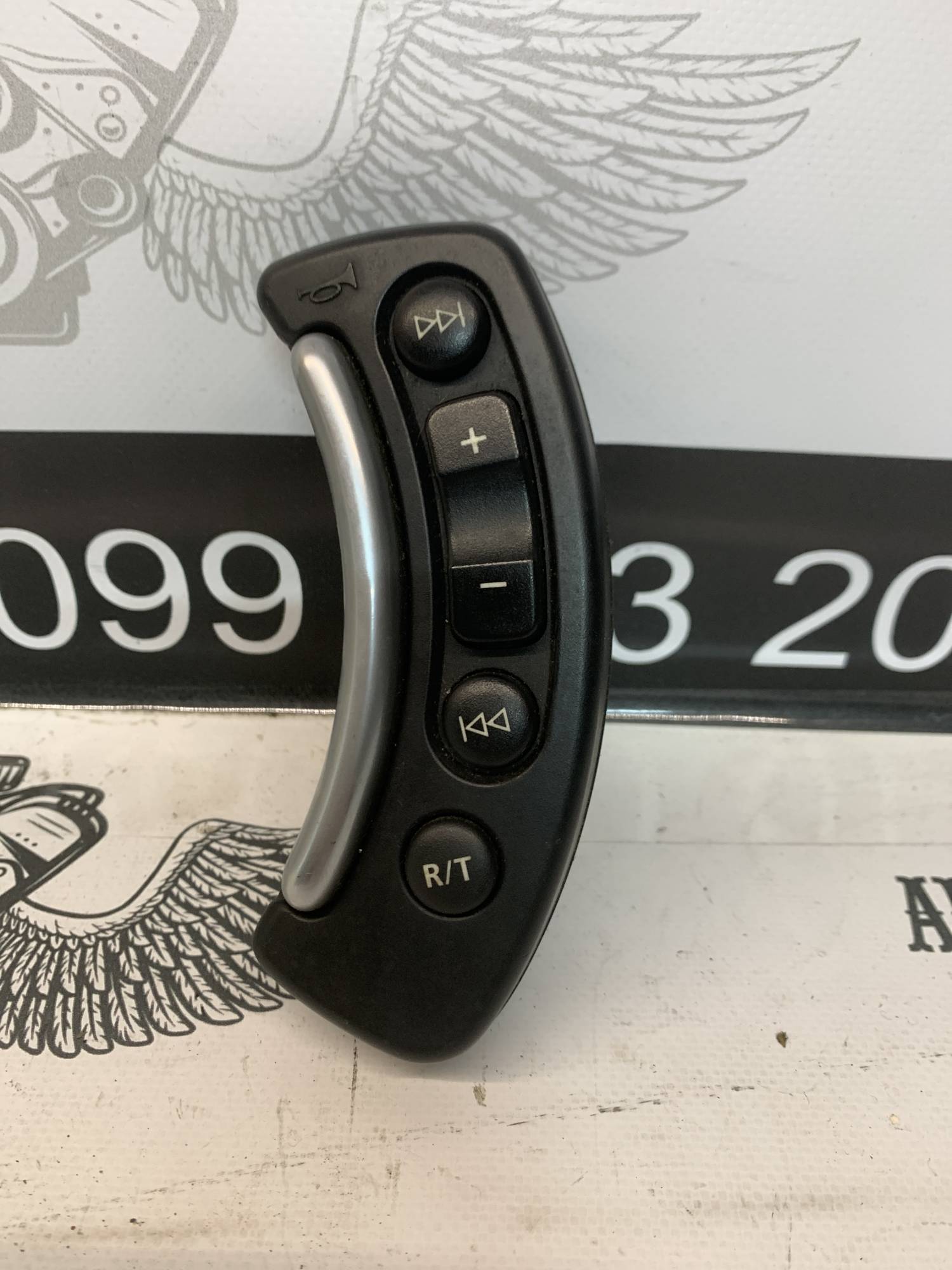 Блок кнопок мультимедії керма Land Rover Range Rover TRW61277400B