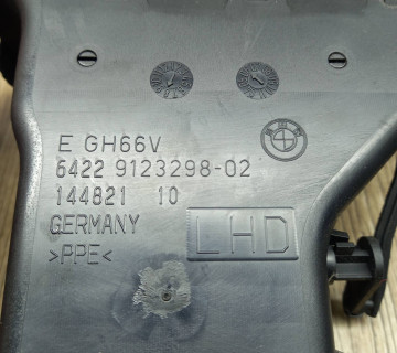 Дефлектор повітряний правий BMW Е90 Е91 64229123198-02