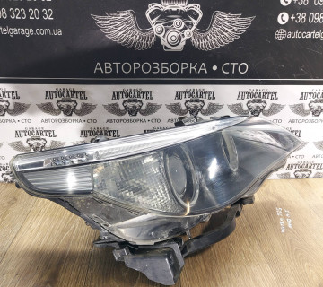 Фара права ксенон BMW 5-Series E60/61 15876200RE