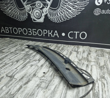 1u0819403a Декоративна накладка під лобове скло жабо Skoda Octavia Tour (1) 1996-2011