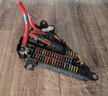 Блок запобіжників BMW 5 E60 518956057 2003-2009