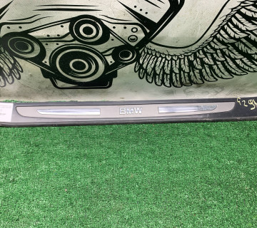 Накладка на передній поріг права BMW 7 E65 7051872