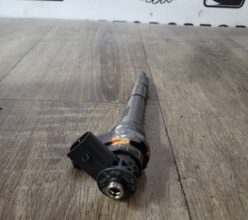 Форсунка VAG, (Audi A4, Audi A6, Skoda OCTAVIA, Volkswagen PASSAT, Volkswagen CRAFTER, Volkswagen TIGUAN.) 2.0 TDI , Bosch 03l130277j