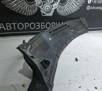 a1698300013 Декоративна накладка під лобове скло жабо Mercedes A W169 2004 – 2008
