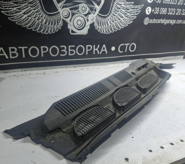 5M51R02216AB Декоративна накладка під лобове скло жабо Ford c max