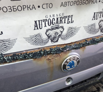 Кришка багажника ,ляда Skoda tour універсал