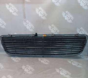 Решітка радіатора Mercedes C-class (W203) 2000-2007 A2038800483, 21481079