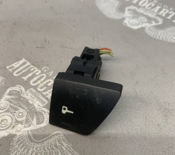 Кнопка центрального замку Peugeot 307 96366684xt