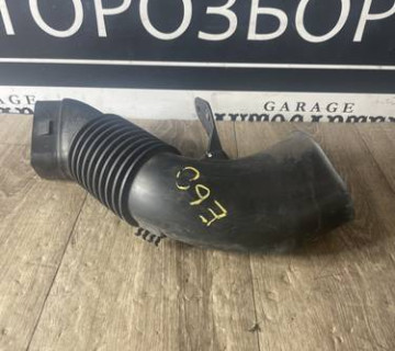 Впускний пактрубок bmw e60 e61 7790056
