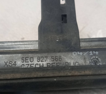 Ручка кришки багажника Skoda SUPER B 5e0827566
